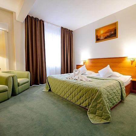 Hotel Rivulus Baia Mare Exterior photo