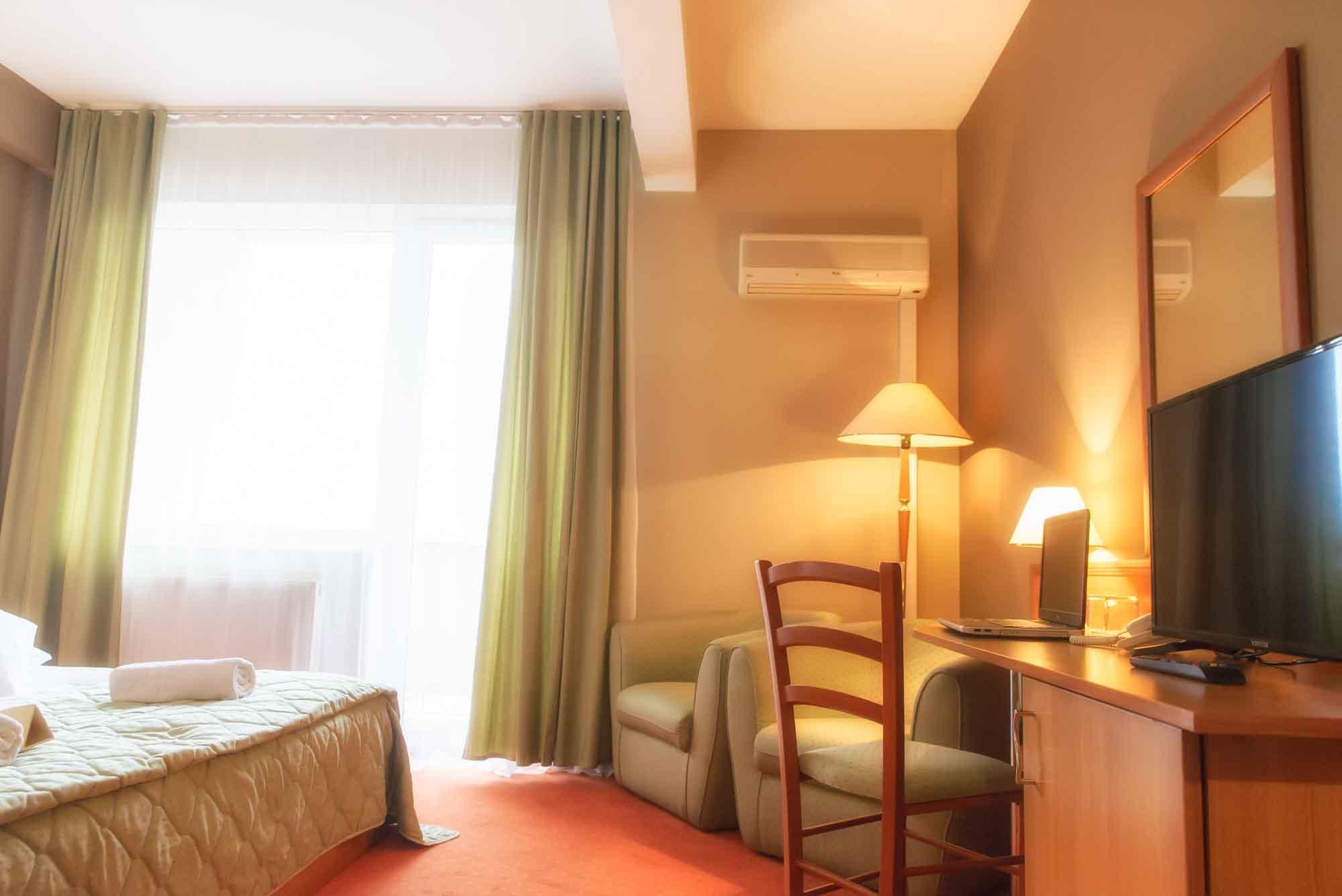 Hotel Rivulus Baia Mare Exterior photo